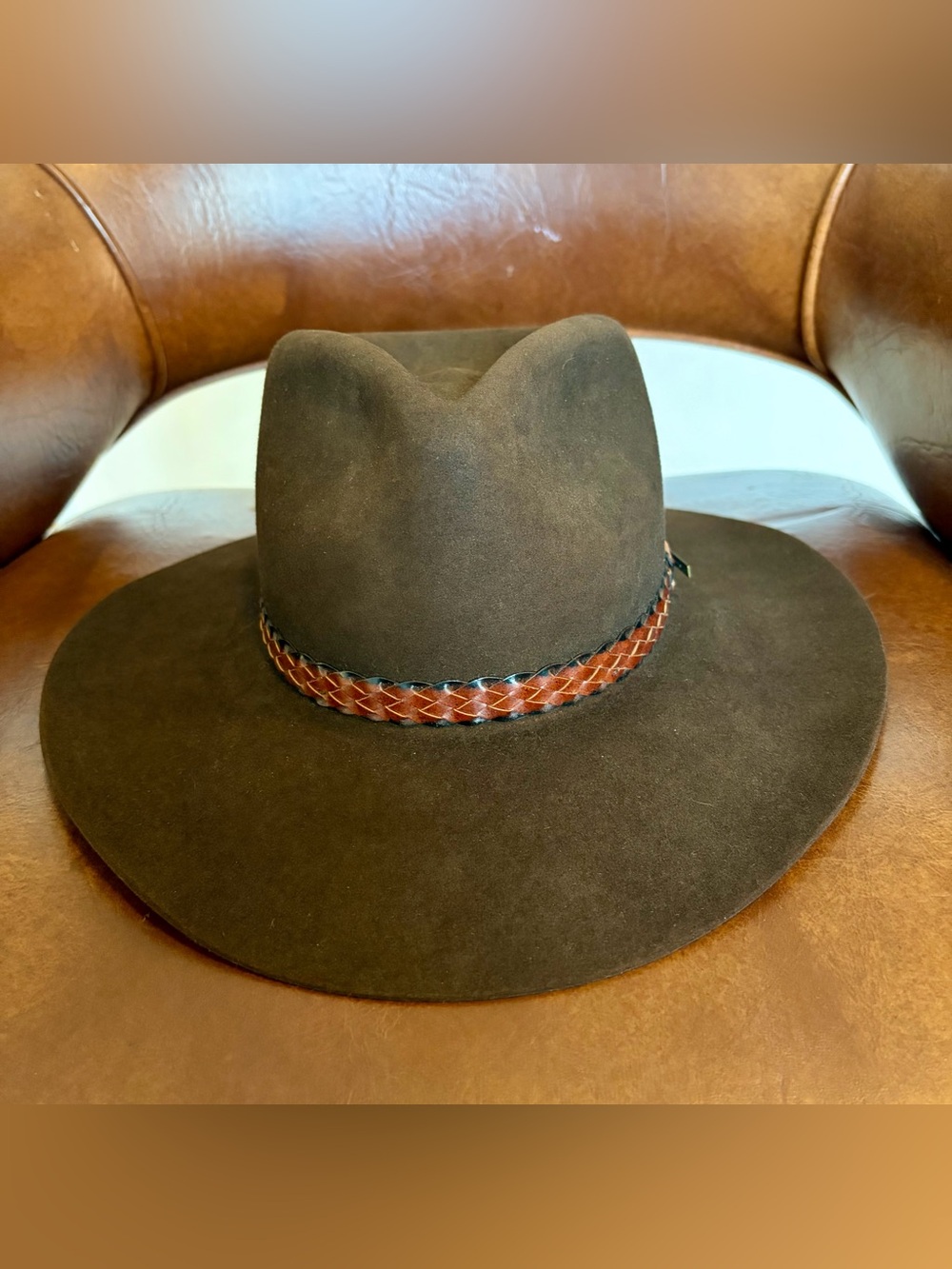 Cowboy Hat The Gun Club by Stetson Western hat 6 5/8 with Braided Hat band Brown